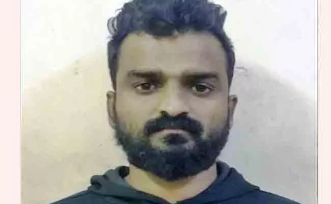 Escape Karthik Notorious Burglar Arrested For 17th Time In Bangalore - Sakshi