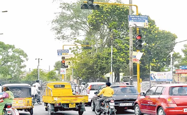 Telangana Traffic Violations On Rise - Sakshi