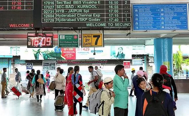 South Central Railway Increased Platform ticket Charges To curb Rush in Stations - Sakshi