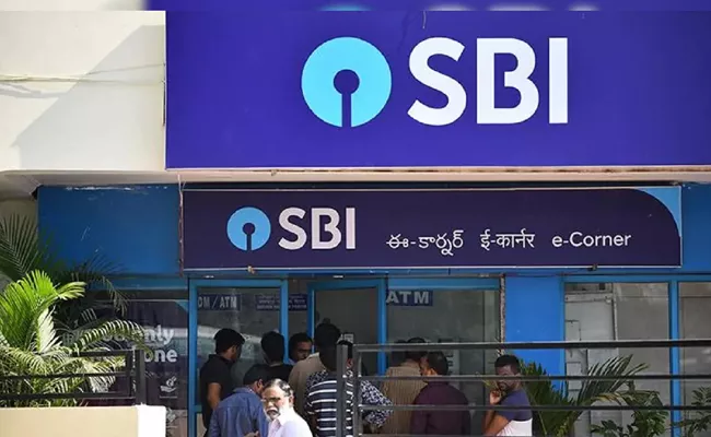 Old Man Loses Huge Money With Sbi Customer Care Number - Sakshi