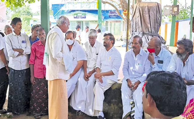 Farmer Fires On TDP Leader Somireddy Chandramohan Reddy - Sakshi