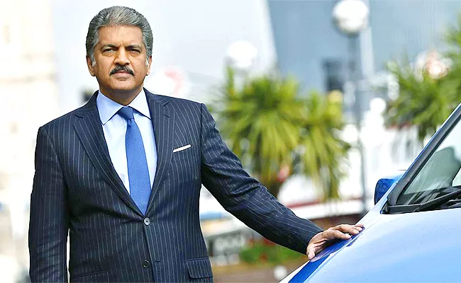 Anand Mahindra Says Incredible India After He Saw Himalayas - Sakshi