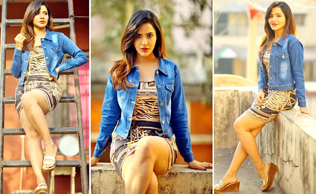 Ashu Reddy Shares Her Latest Photo Shoot With Bold Caption Goes Viral - Sakshi