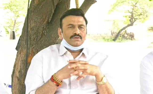 Raghu Ramakrishna Raju Improper Comments On AP CID Officers - Sakshi