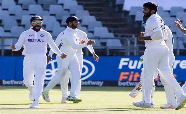 IND Vs SA 3rd Test Day 2: Virat Kohli Celebrates 100 Test Catches - Sakshi