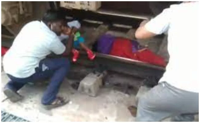 Great Escape For Woman 9 Month Baby Ernakulam Express Incident In Tamilnadu - Sakshi