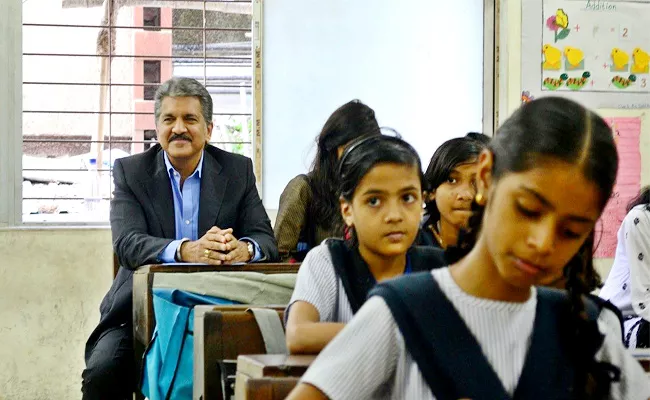 Anand Mahindra Tweet On National Youth Day Leads A Healthy Discussion on Internet - Sakshi