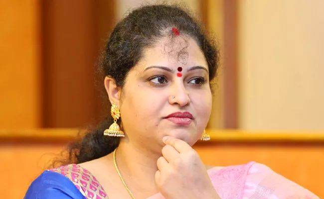 Actress Raasi About Nandamuri Balakrishna Samarasimha Reddy Movie Offer - Sakshi