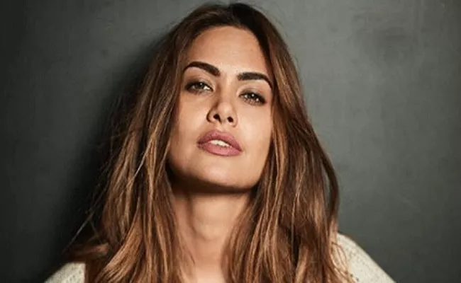 Esha Gupta Breaks the Internet With Topless Photoshoot - Sakshi