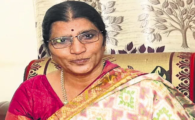 Lakshmi Parvathi Praises Andhra Pradesh Government - Sakshi