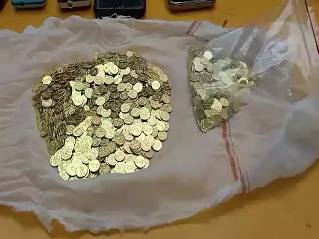 Fake Gold Coins Gang Arrested In Anantapur District