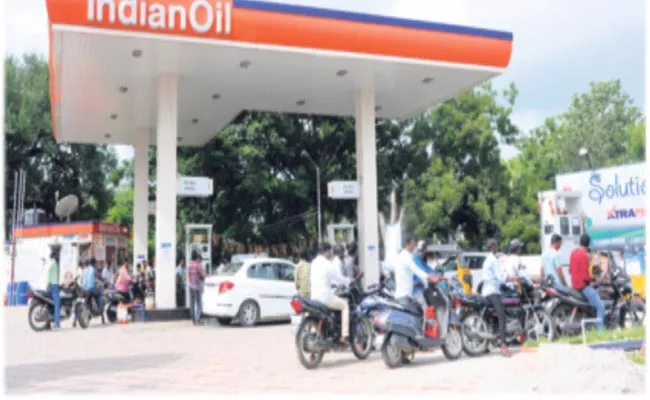 Petrol Bunk Runs By Prisoners In Mahabubnagar - Sakshi