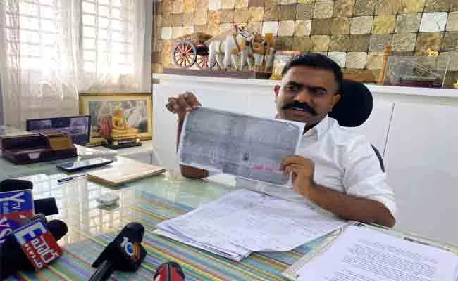 MLA Kethireddy Venkatarami Reddy Fires on BJP leader Varadapuram Suri - Sakshi