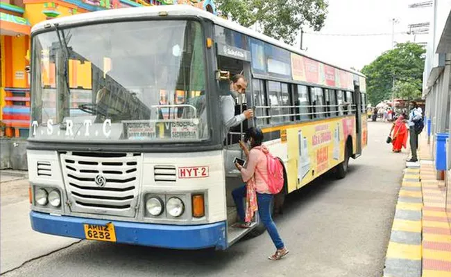 Covid 19 Effect: Passengers Decreases Tsrtc Facing Huge Losses - Sakshi