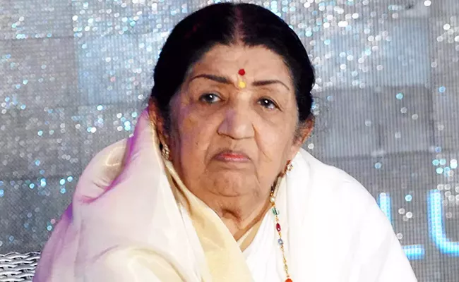 Lata Mangeshkar Health Rumours: Spokes Person Gives Clarity On Her Health - Sakshi