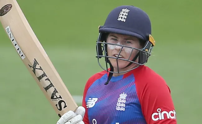 England Tammy Beaumont Named As Women T20I Cricketer of  Year 2021 - Sakshi