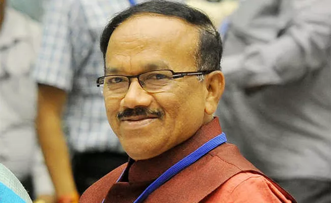 Goa Polls: After Quitting BJP Ex CM Laxmikant Parsekar Clarifies On Contesting - Sakshi