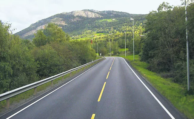 Line clear for Giddaluru-Vinukonda road - Sakshi