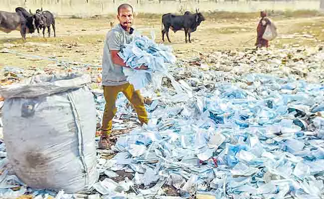 John Roberts Article On Danger Lurking With Used Masks - Sakshi