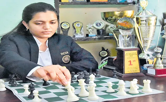 Mounika Akshaya becomes the latest Woman International Master of India - Sakshi