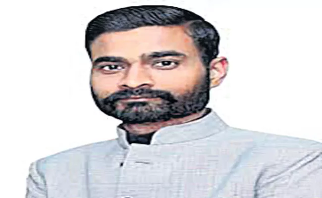 UP Assembly Elections 2022: Swami Prasad Maurya son Utkrisht not included in party - Sakshi