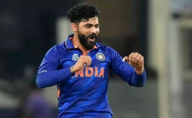 He Is Not That Reckless Kid Anymore, Dinesh Karthik Backs Ravindra Jadeja - Sakshi