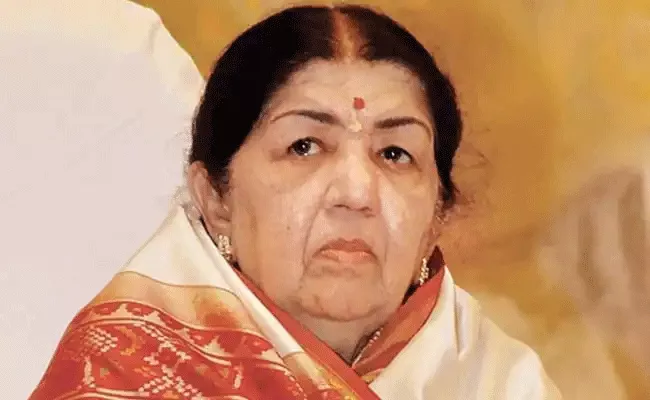 Lata Mangeshkar Health Update: Taken Off Ventilator, Says Family - Sakshi