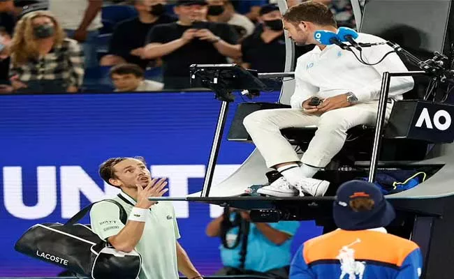 Medvedev Fined 12000 USD For Outburst At Umpire In Australian Open 2022 Semi Final - Sakshi