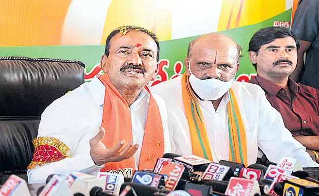 Etela Rajender Slams On KCR Over Unemployed Students End Their Lives - Sakshi