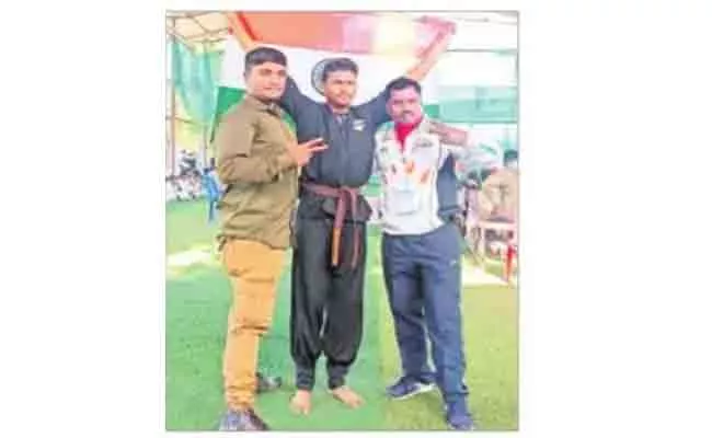 Borugula Chandu Won Gold Medal In kung Fu International Youth Games - Sakshi