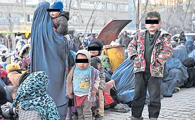 Afghan Children Starving To Death As Hunger Rapidly Spreading - Sakshi