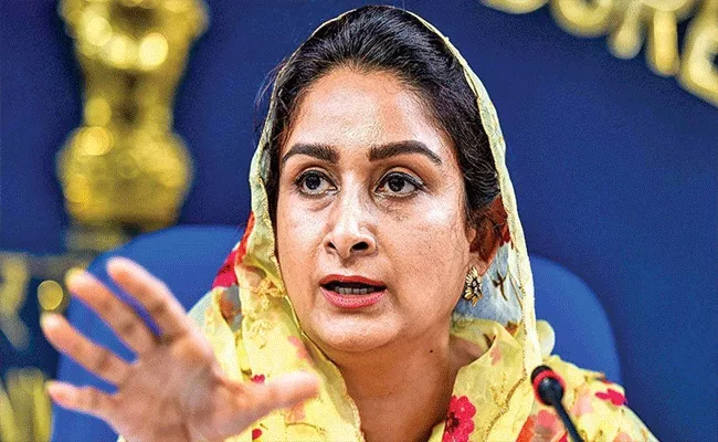 Who Picked Rahul Gandhi's Pocket At Golden Temple Asks Harsimrat Kaur - Sakshi