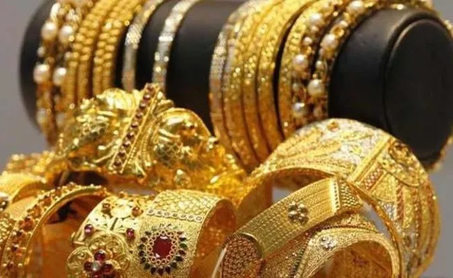 Gold Prices Dip By Rs 130 On January 31, 2022 - Sakshi