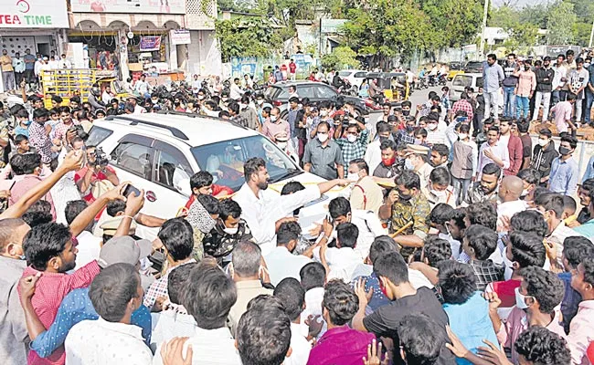 Police Lathi Charge On Students During Maha Dharna In Adilabad District - Sakshi