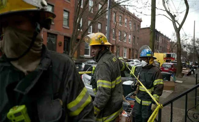 7 Children Among 13 Dead In Philadelphia House Fire  - Sakshi