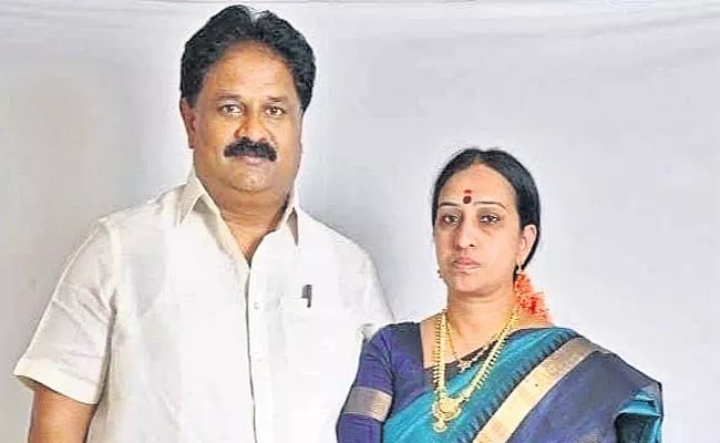 Couple Distributes 12 Acres Land To Poor people Kurnool District - Sakshi