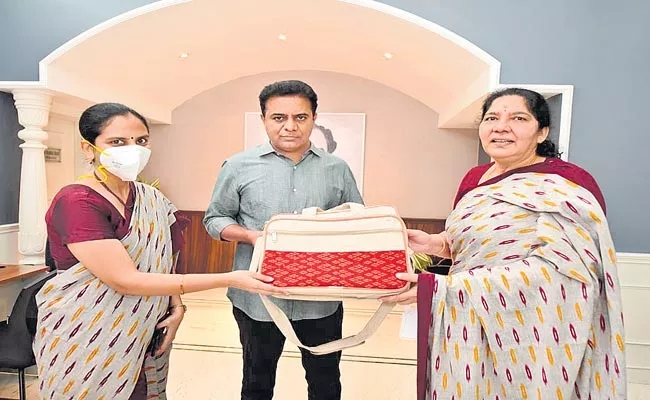 Telangana: KTR, Satyavathi Distribute Sarees To Anganwadi Staff - Sakshi