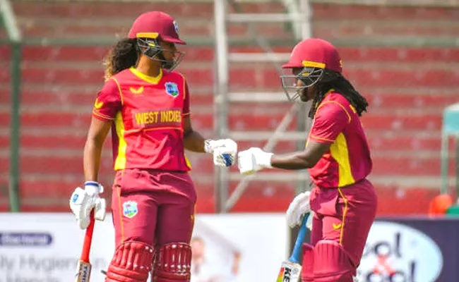 Deandra Dottin HITS the bat in the Super Over in the 2nd ODI against South Africa - Sakshi