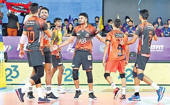 Hyderabad Black Hawks Lost Match Chennai Blitz Prime Volleyball League - Sakshi