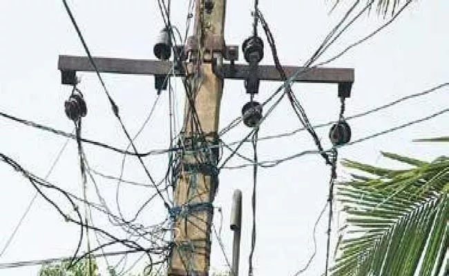 Nizamabad District Private Electrician Passed Away Due To Transformer Electric Shock - Sakshi