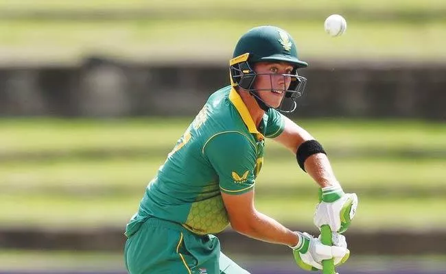 IPL 2022 Auction: U 19 World Cup Star Dewald Brewis Bought By Mumbai Indians Rs 3 Crores - Sakshi