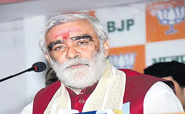 Telangana: Ashwini Kumar Choubey Comments On State Ministers - Sakshi