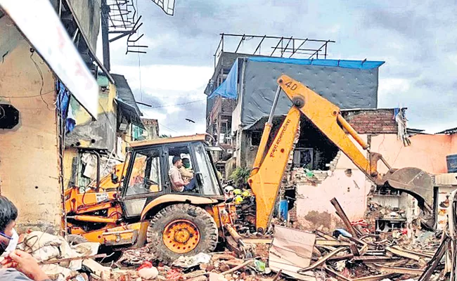 HMDA Demolishes 168 Illegal Construction Hyderabad - Sakshi