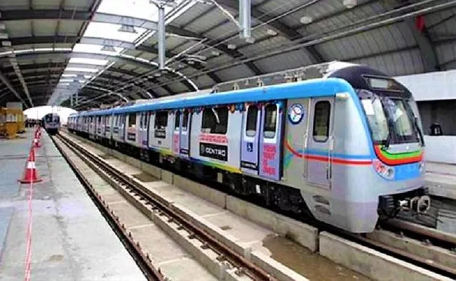 Hyderabad Metro Rail Services Are Interrupted Due To Technical Problems - Sakshi