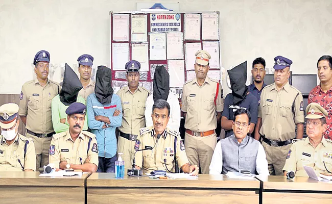 Hyderabad Police Arrest Kidnapping Suri Gang Inspired By Money Heist Series - Sakshi