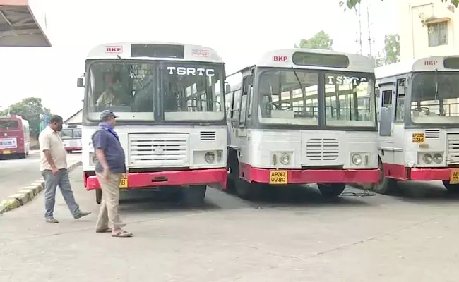 Hyderabad: RTC Diverts Ordinary Buses To Medaram, Impact On Students - Sakshi