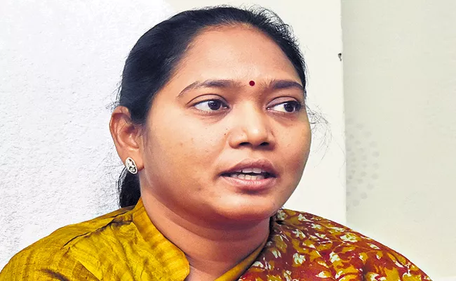 Mekathoti Sucharitha Comments On Chandrababu Naidu - Sakshi