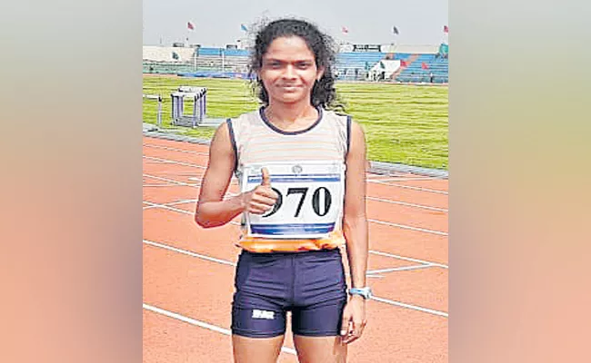 Bhuvneshwar: OU Athlete Bhagyalakshmi Wins Gold Medal 1500 Mts Race - Sakshi