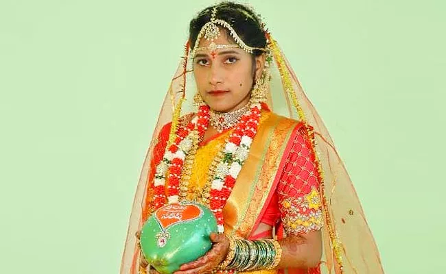 Newly Married Woman Commits Suicide in Hyderabad - Sakshi