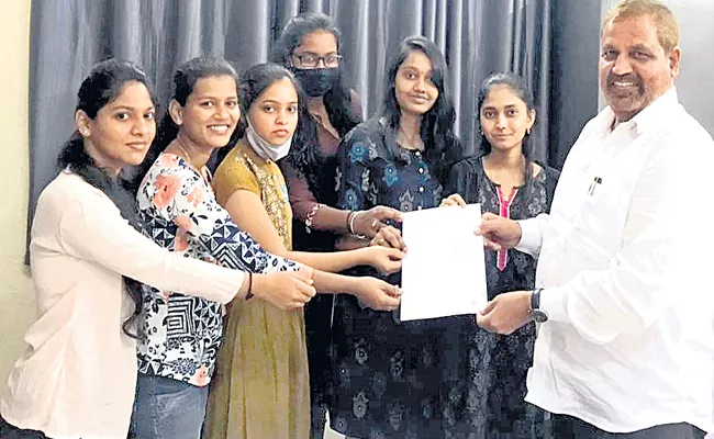 OSD Banoth Dharma JNTUH Student Wants To Build New Hostels For Girls - Sakshi